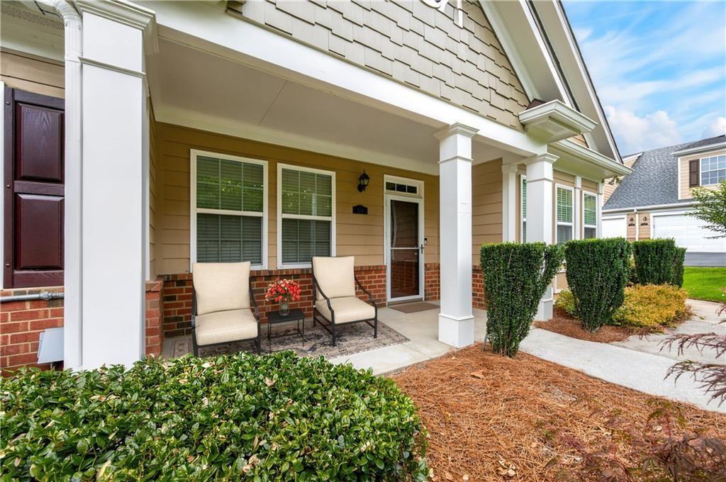2711 Grapevine Circle