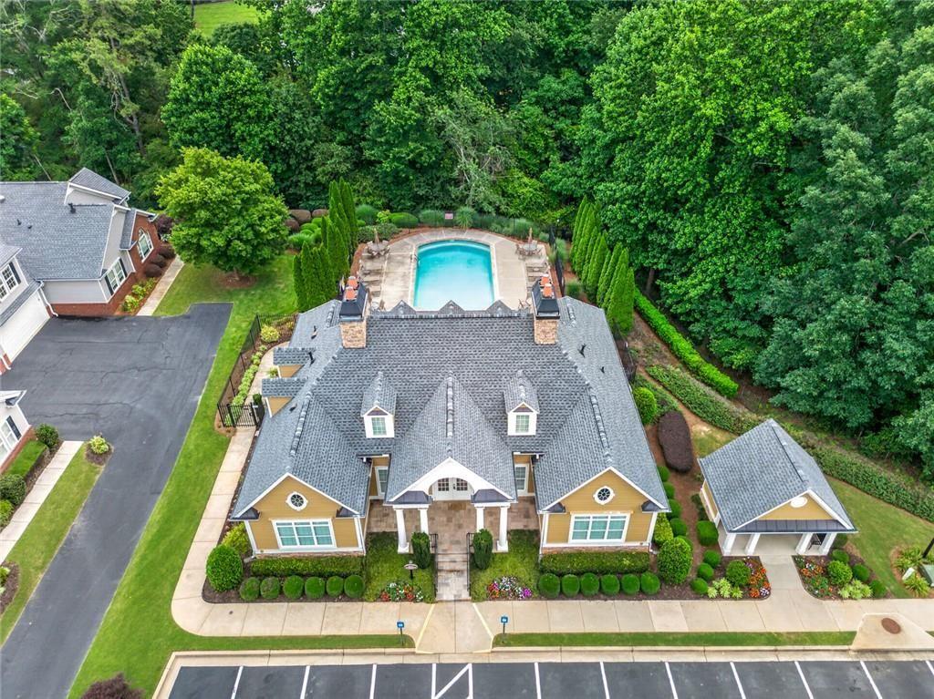 2711 Grapevine Circle