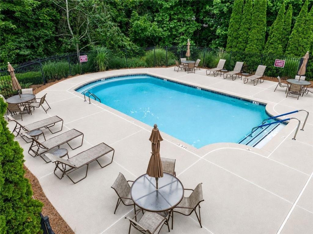 2711 Grapevine Circle