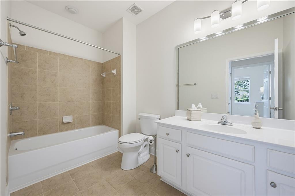 2711 Grapevine Circle