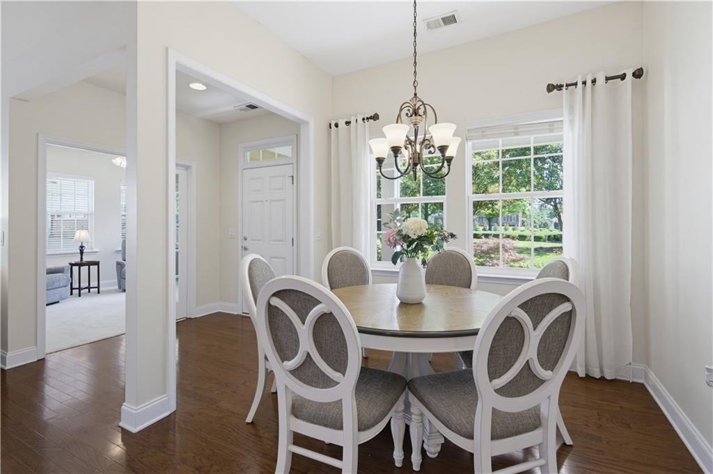 2711 Grapevine Circle