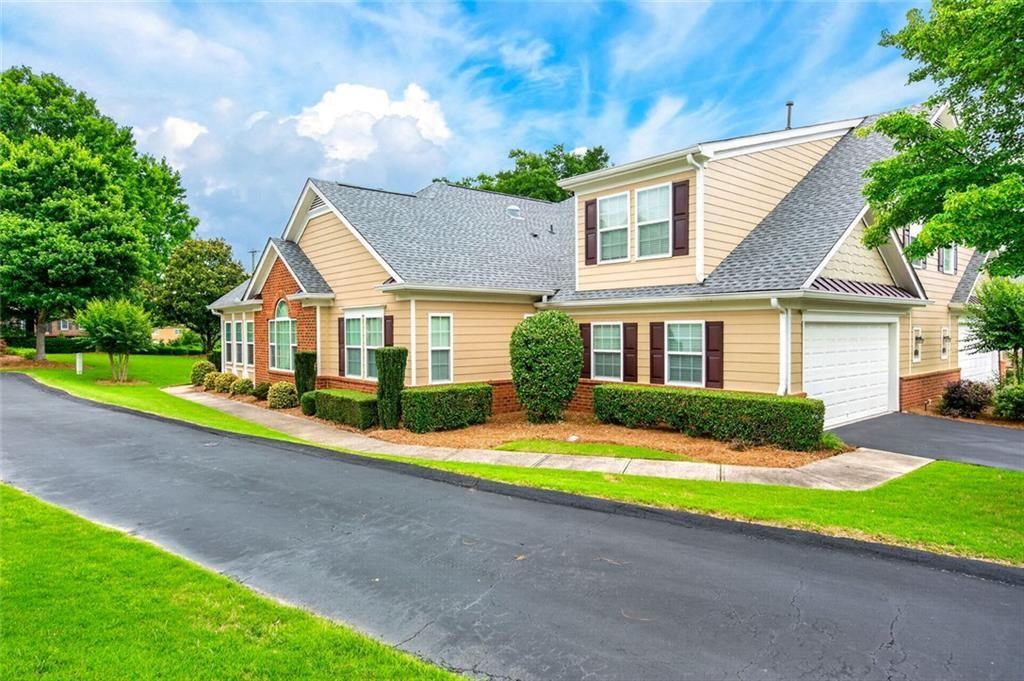 2711 Grapevine Circle