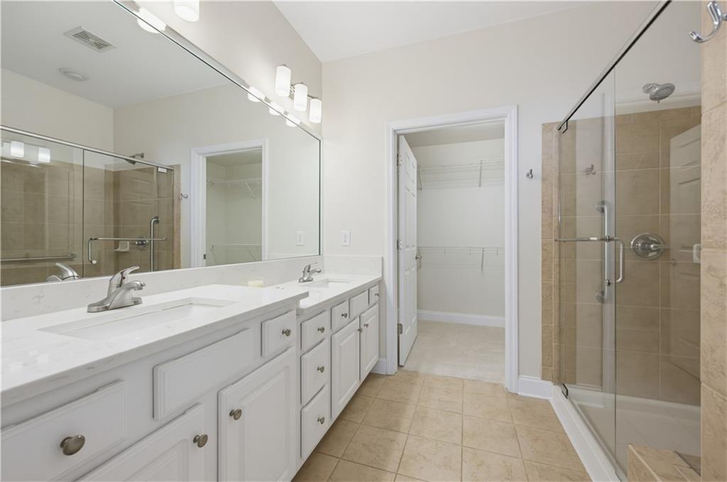 2711 Grapevine Circle