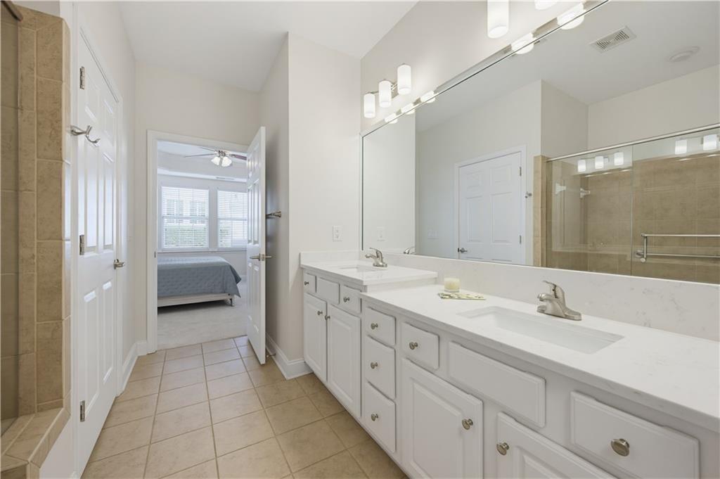 2711 Grapevine Circle