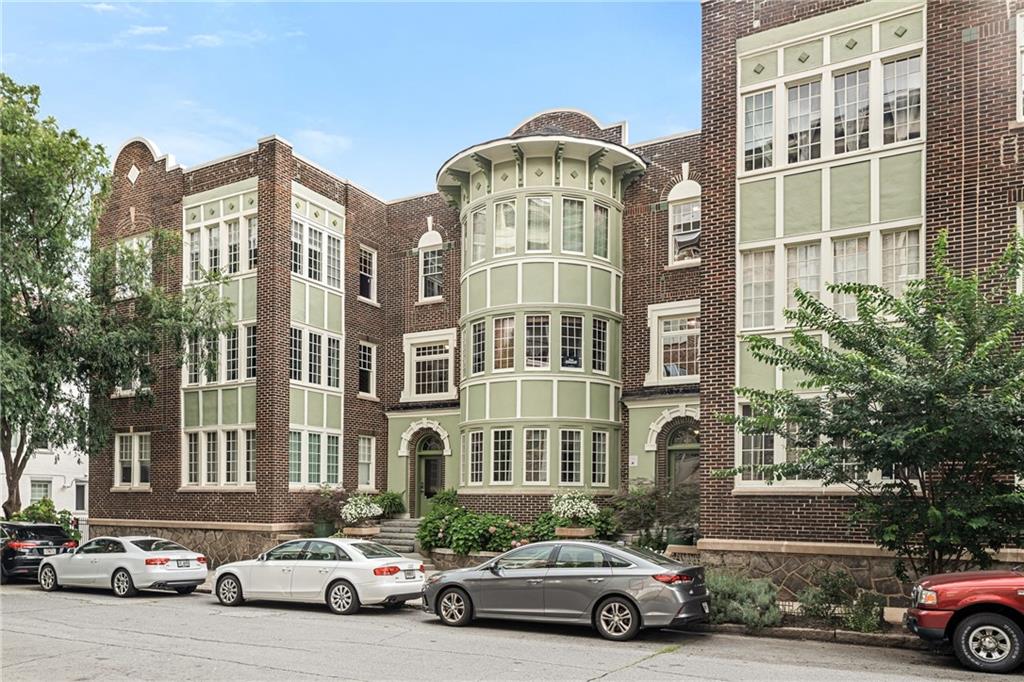635 Myrtle Street NE Unit 2