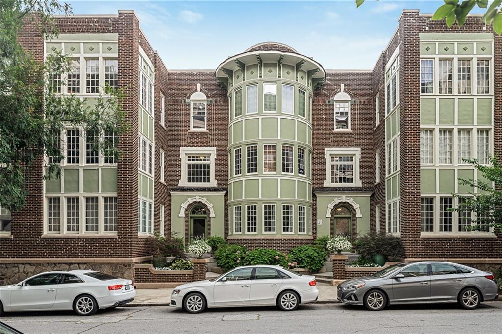 635 Myrtle Street NE Unit 2