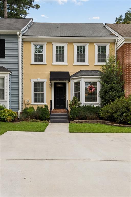 565 Salem Woods Drive SE