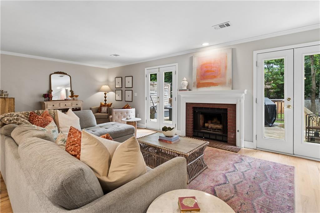 565 Salem Woods Drive SE