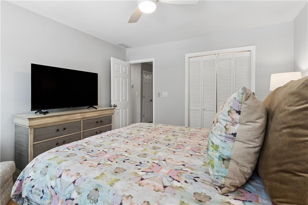 565 Salem Woods Drive SE