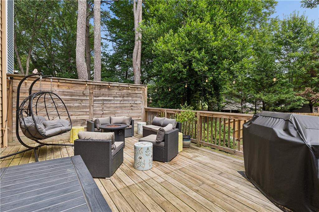 565 Salem Woods Drive SE