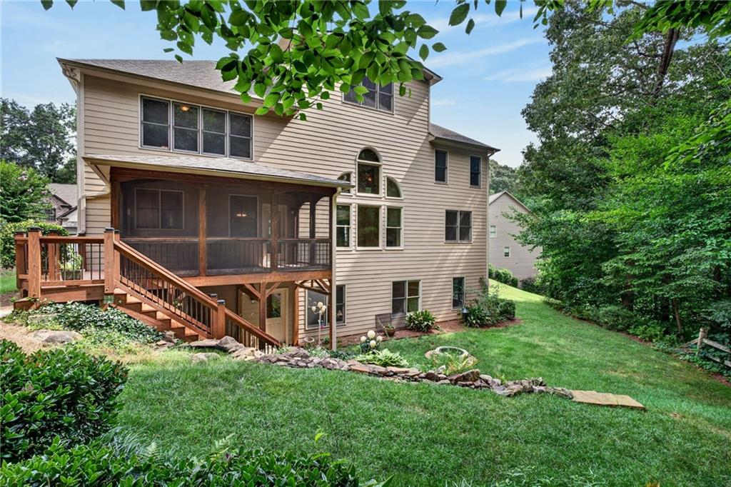 555 Washington Way