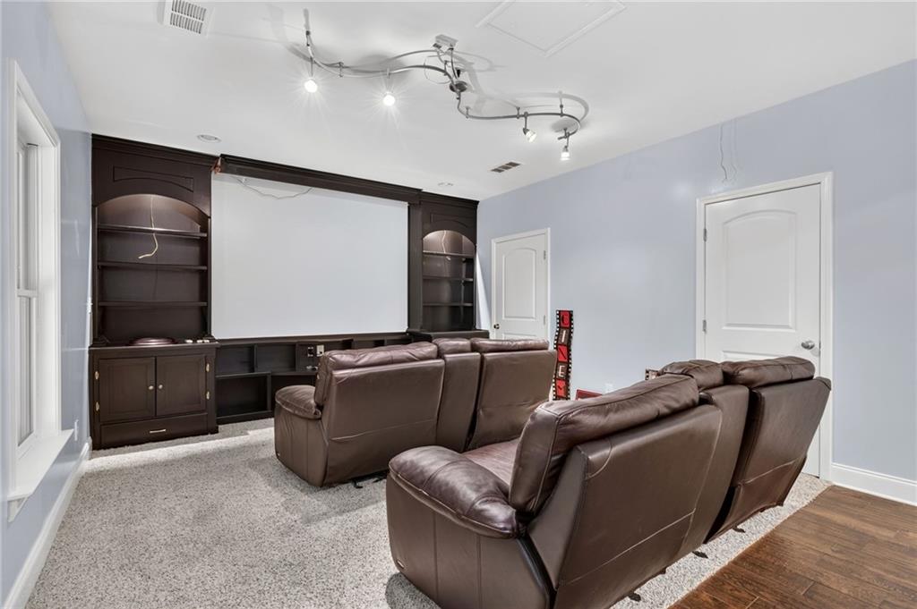 555 Washington Way