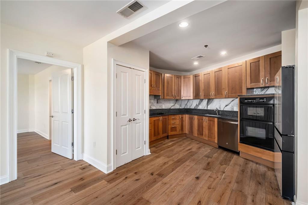 2881 Peachtree Road NE Unit 802
