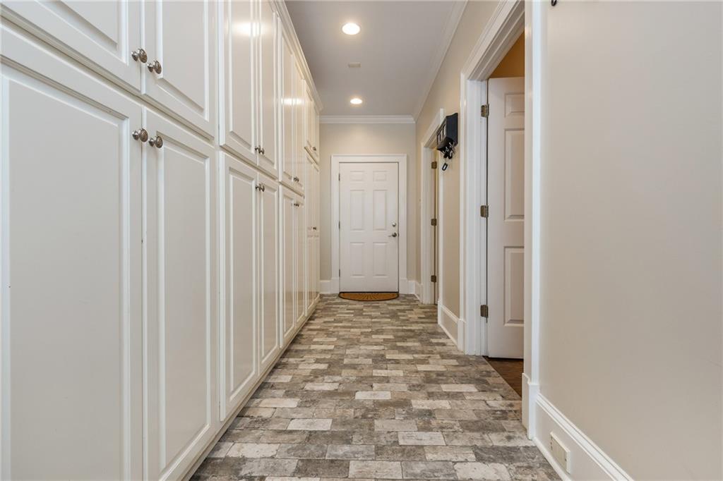 1025 Stonegate Court