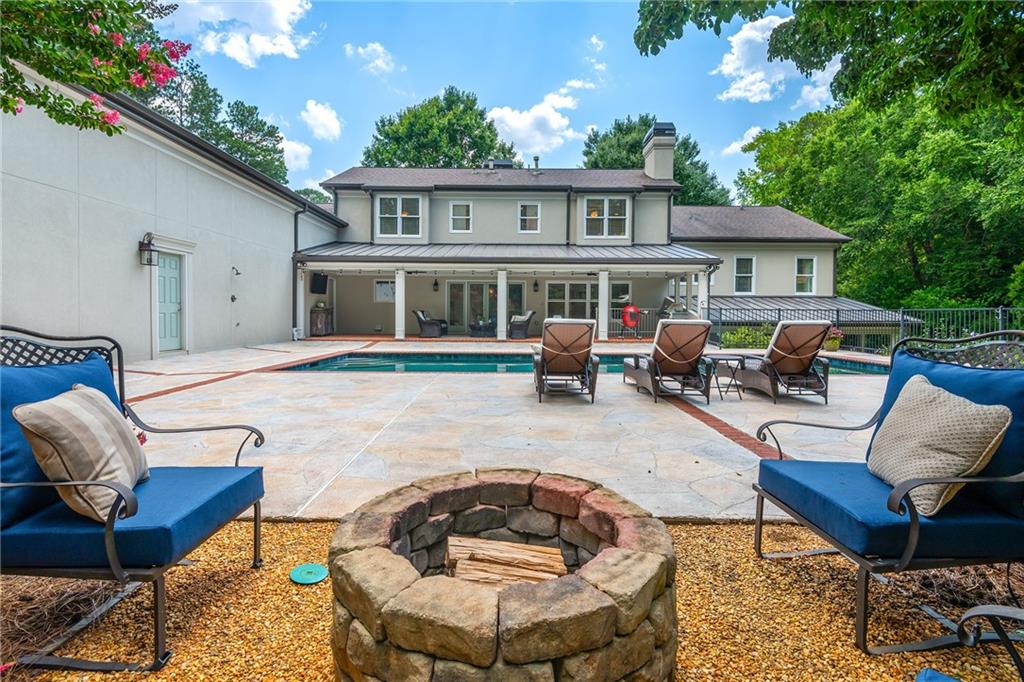 1025 Stonegate Court