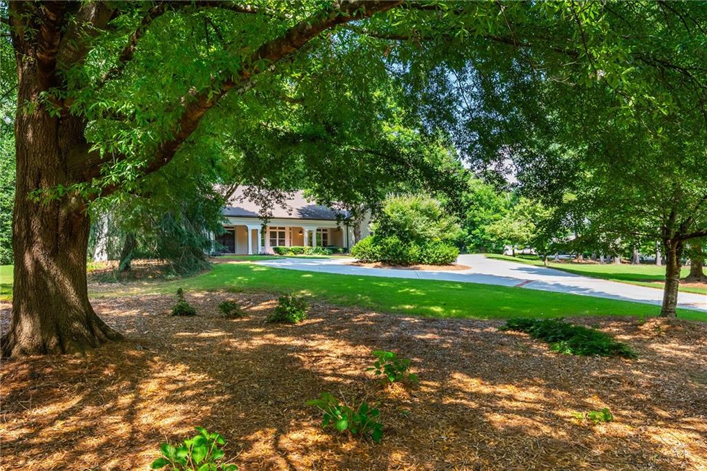 1025 Stonegate Court