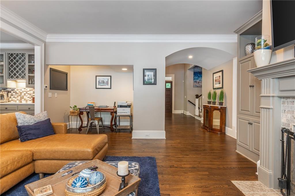 1025 Stonegate Court