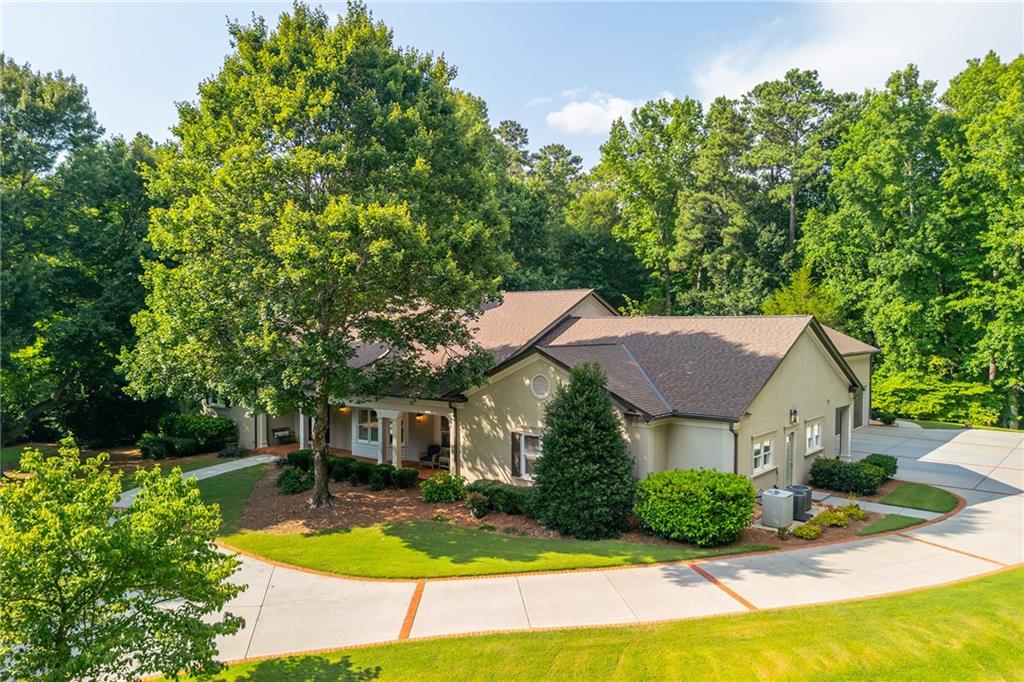 1025 Stonegate Court