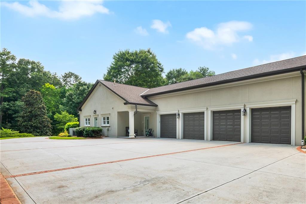1025 Stonegate Court