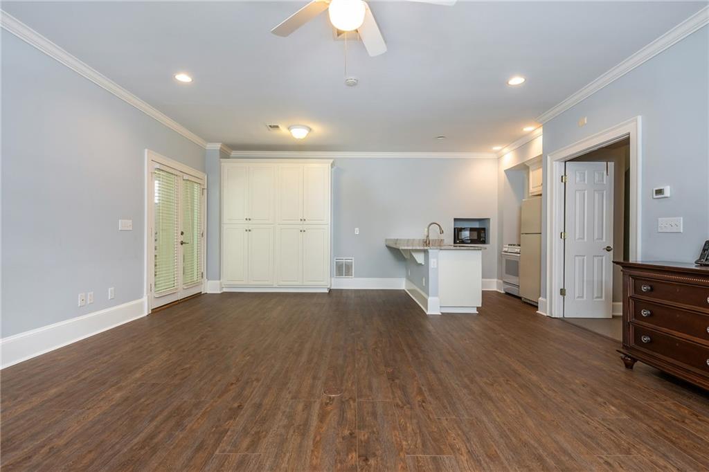 1025 Stonegate Court