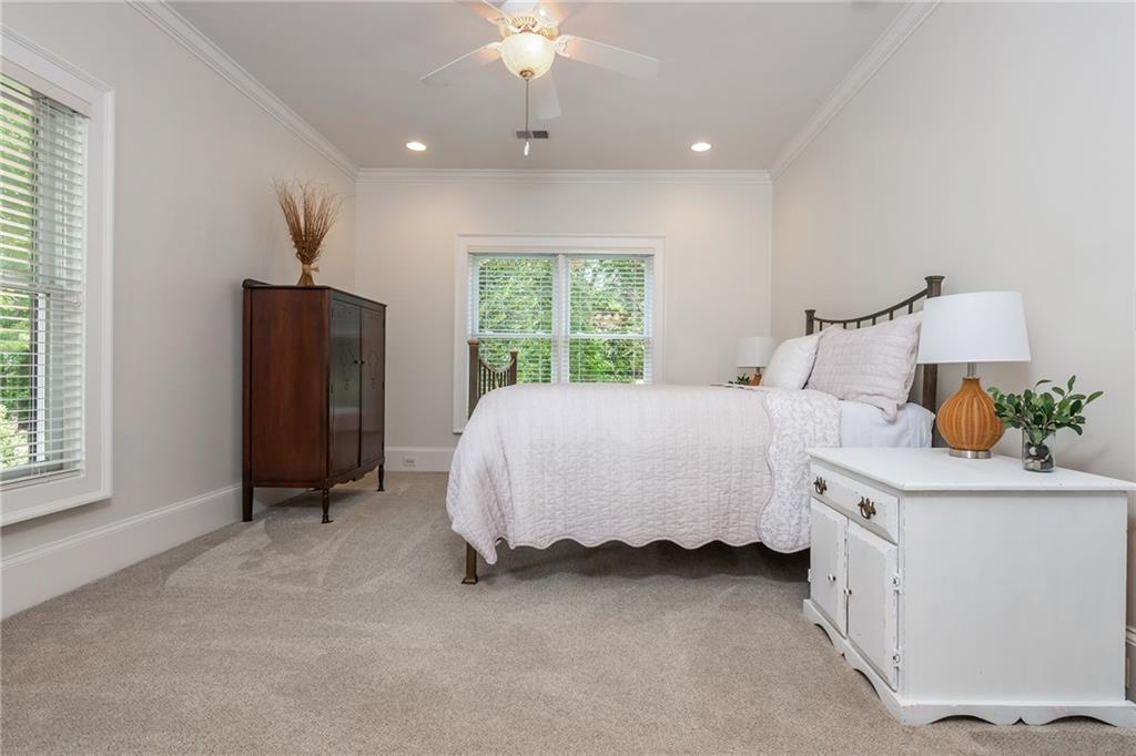 1025 Stonegate Court