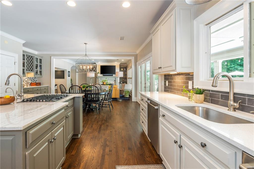 1025 Stonegate Court