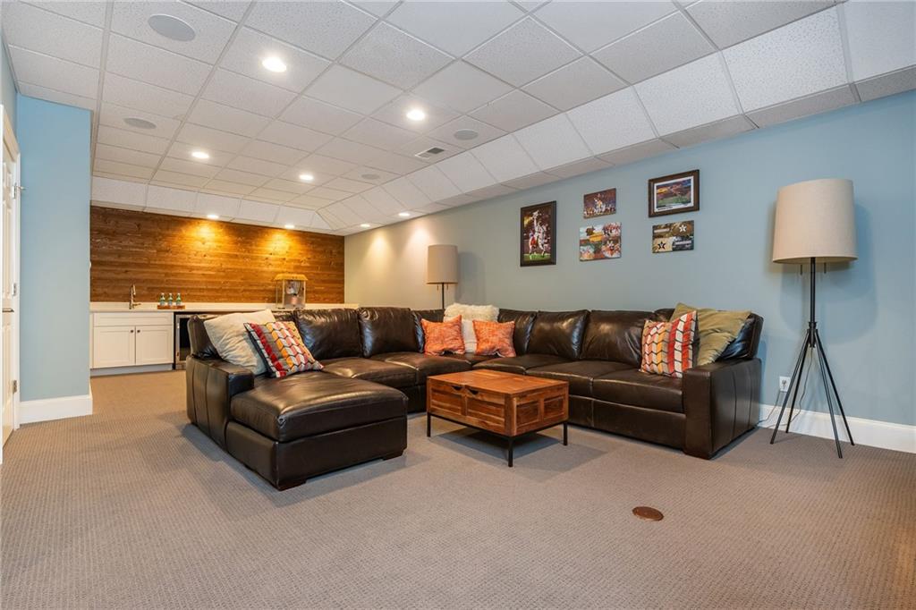 1025 Stonegate Court