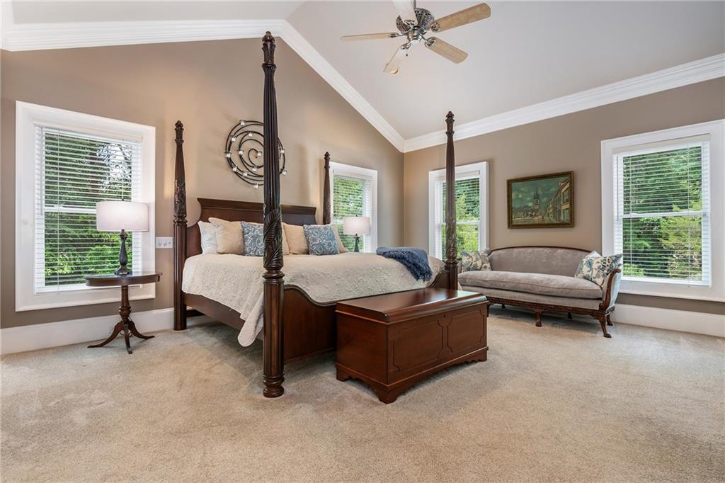 1025 Stonegate Court