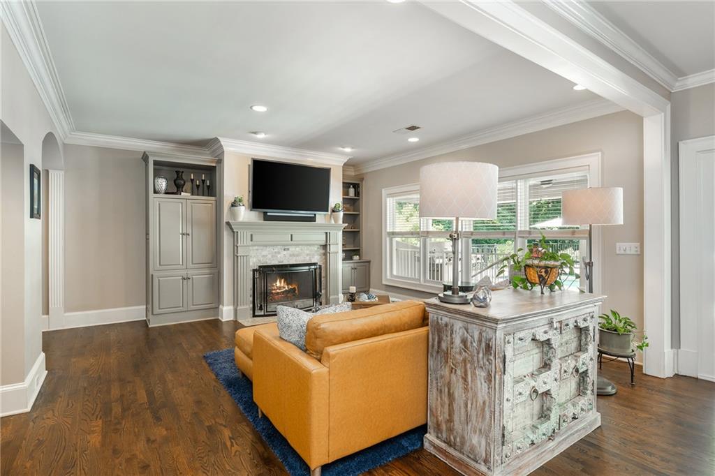 1025 Stonegate Court