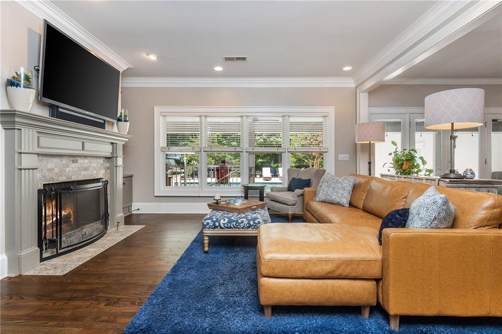 1025 Stonegate Court