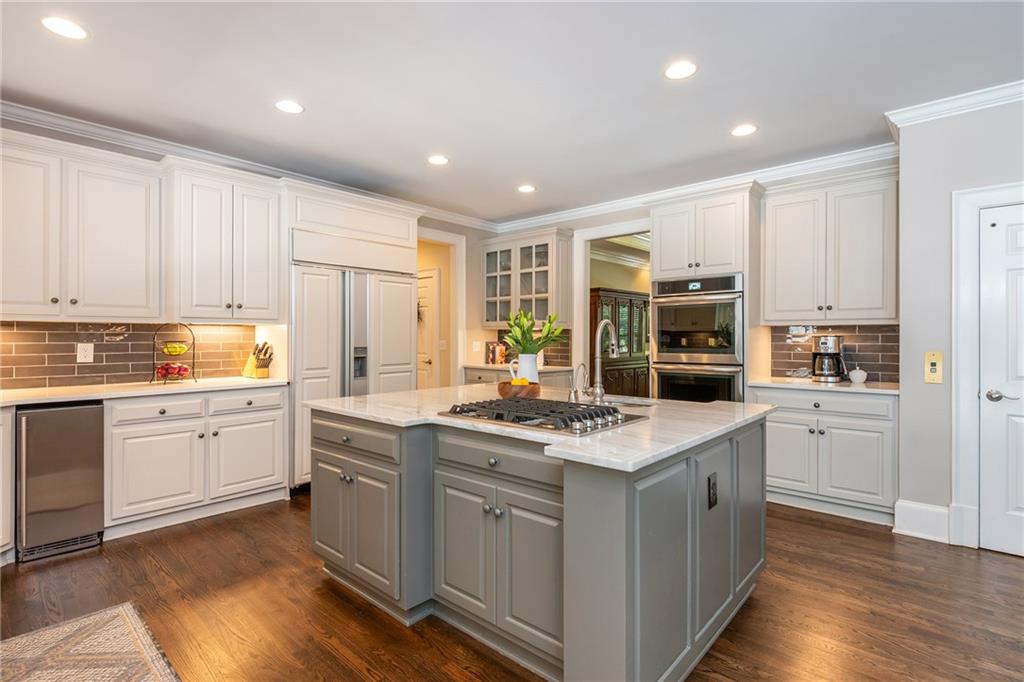 1025 Stonegate Court