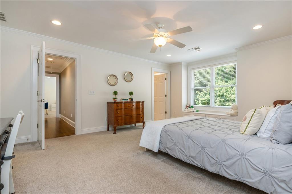 1025 Stonegate Court