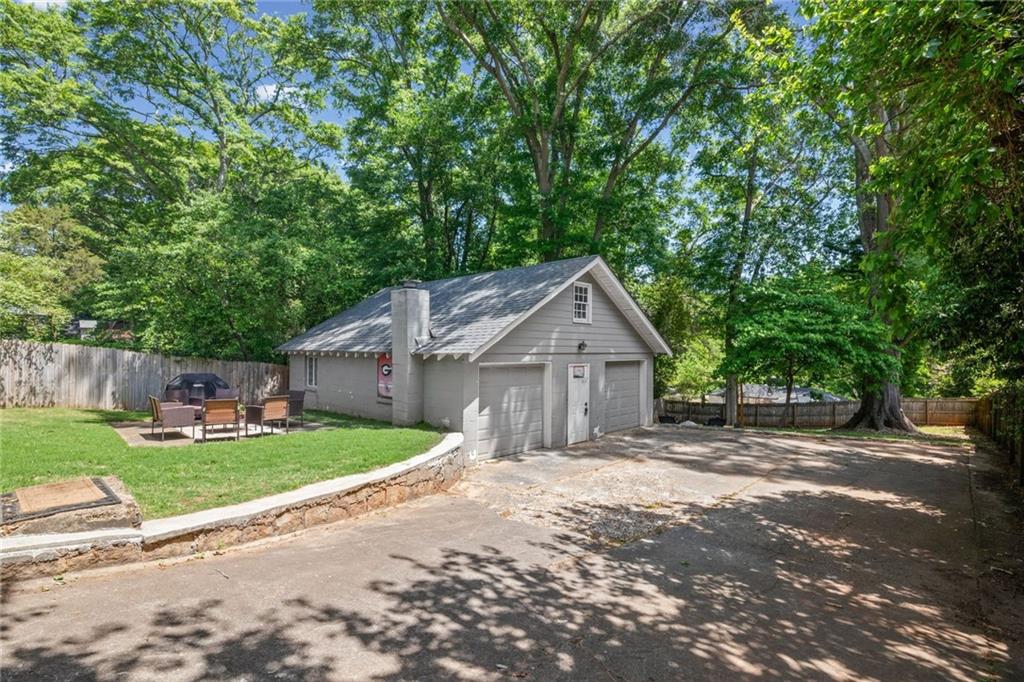 2010 Delphine Drive