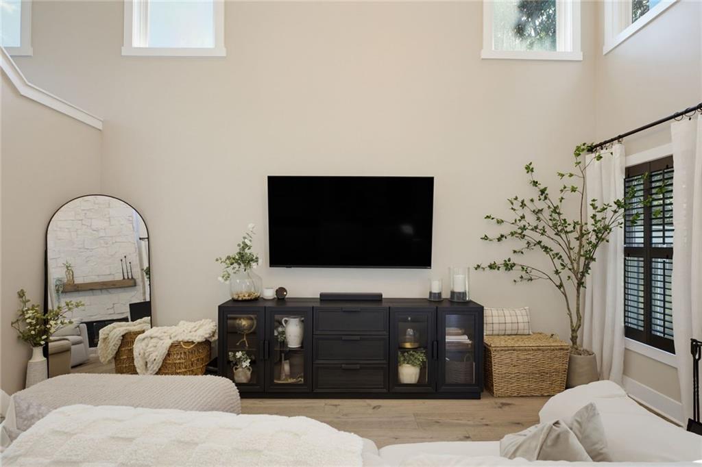 1029 Deer Hollow Drive