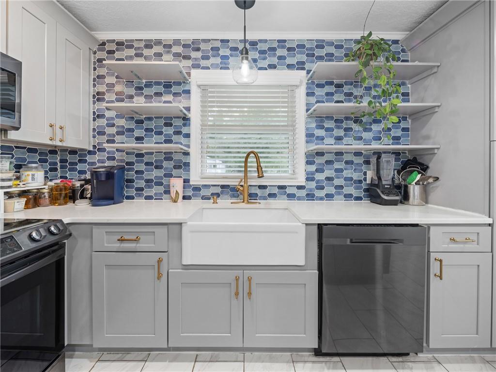 1593 Mill Acres Drive SW