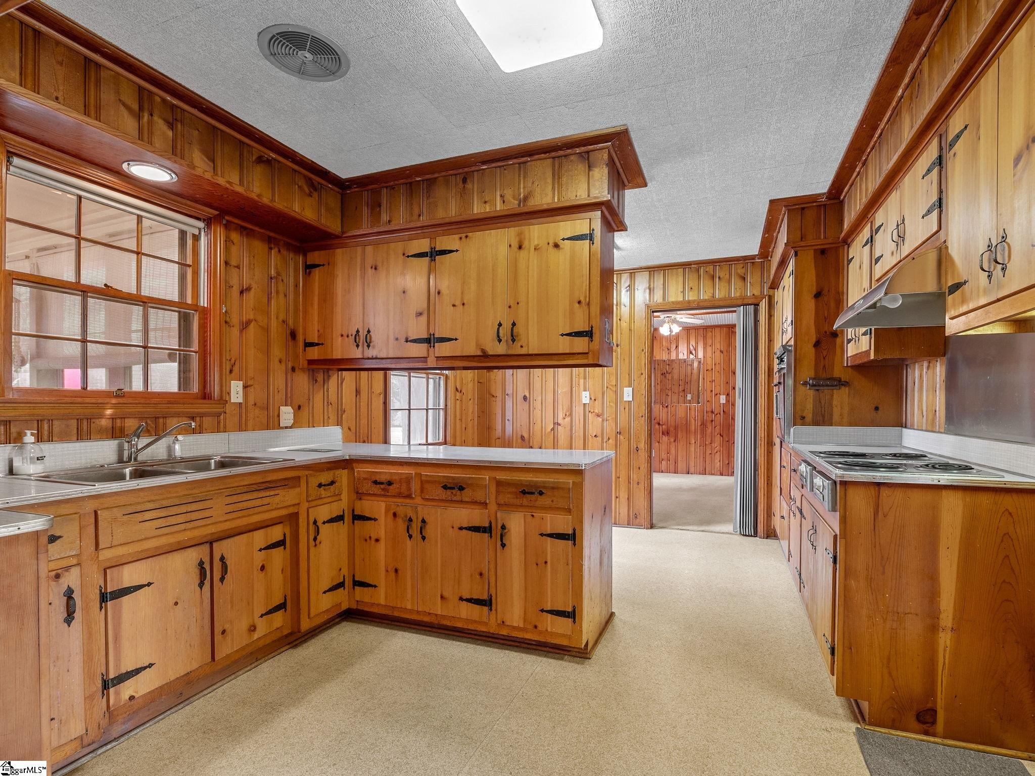 3851 Maid Marion Lane