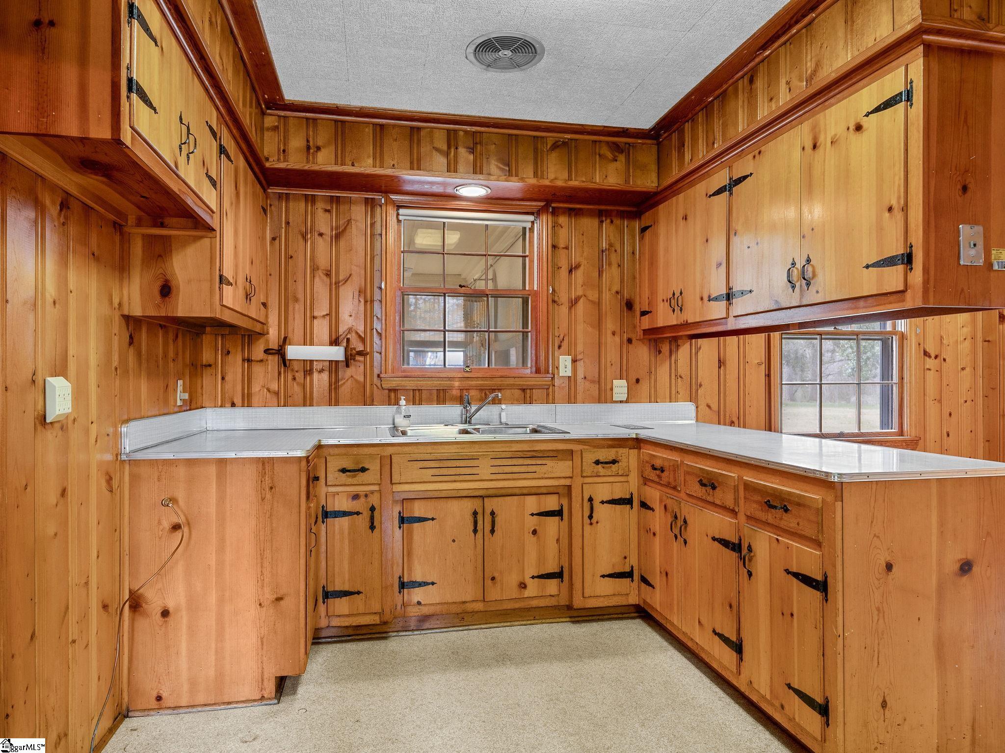 3851 Maid Marion Lane