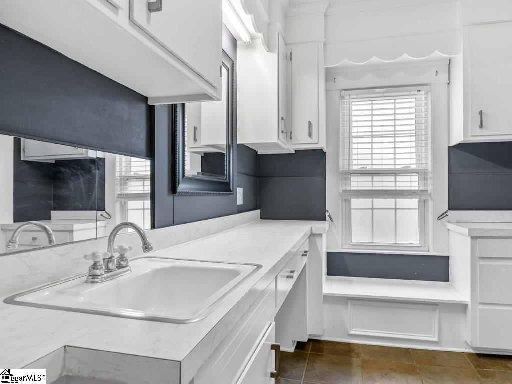 400 W Arlington Avenue