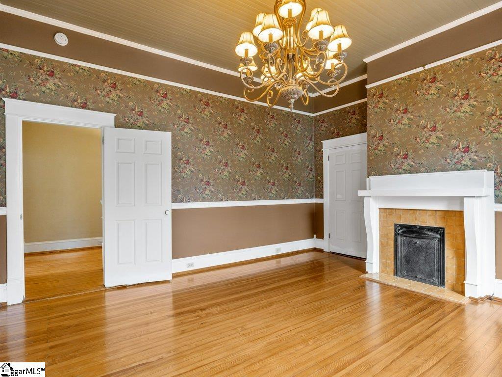 400 W Arlington Avenue