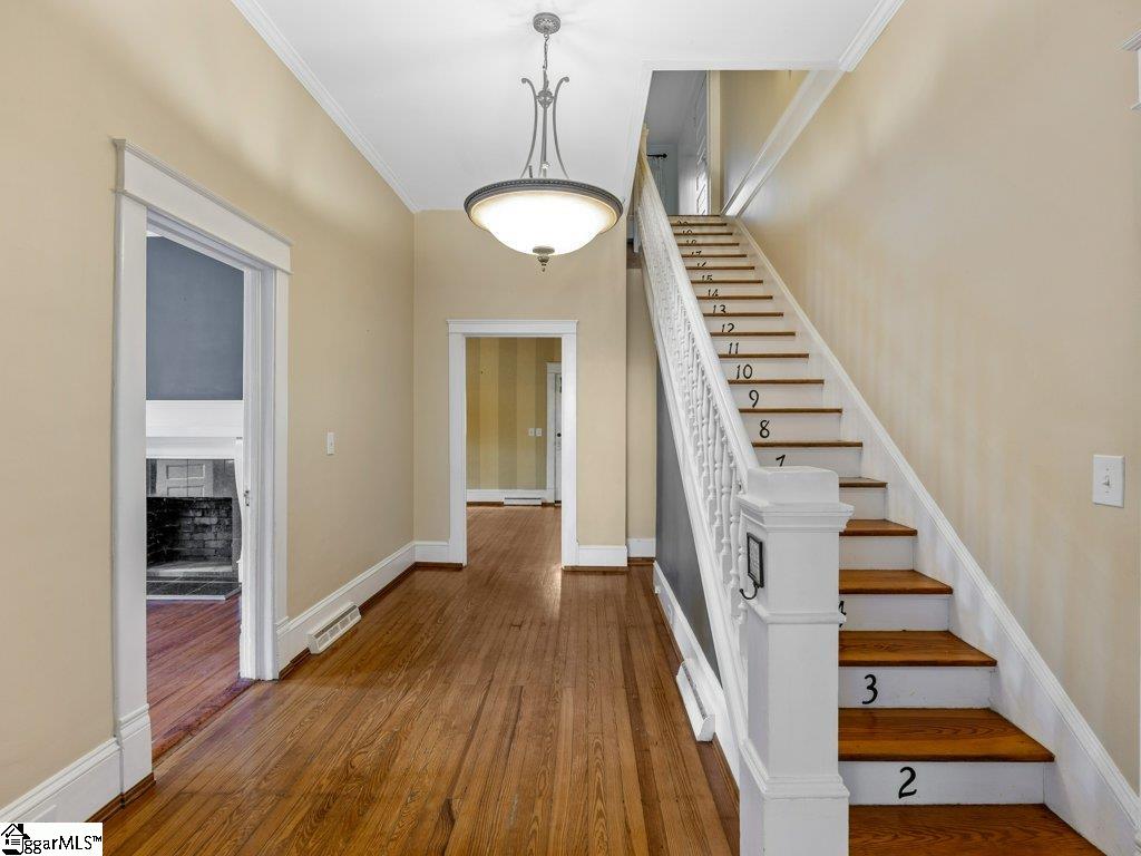 400 W Arlington Avenue