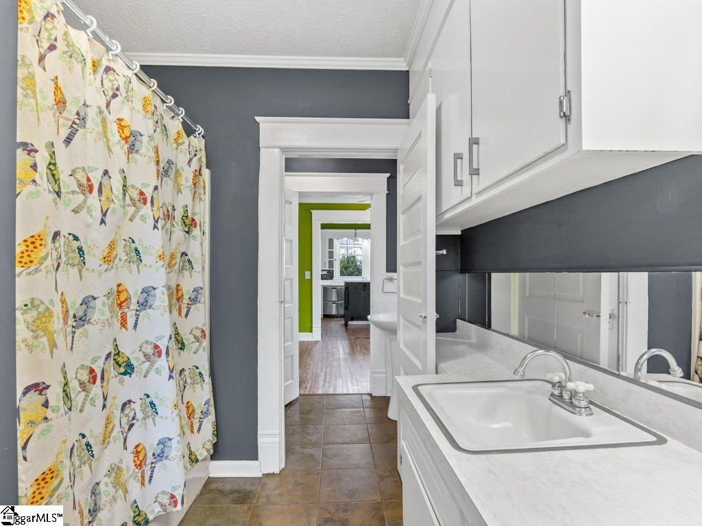 400 W Arlington Avenue