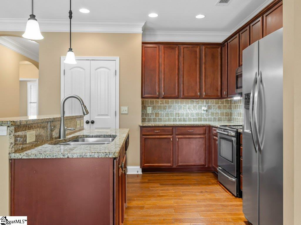 204 Harvest Wood Lane