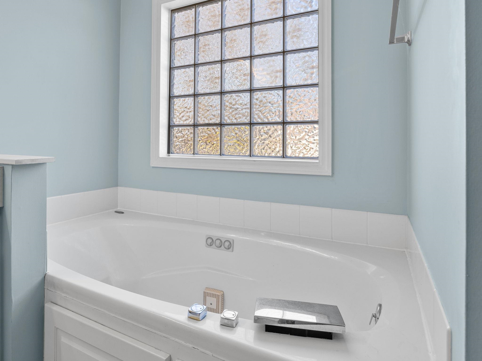 624 Gramercy Boulevard