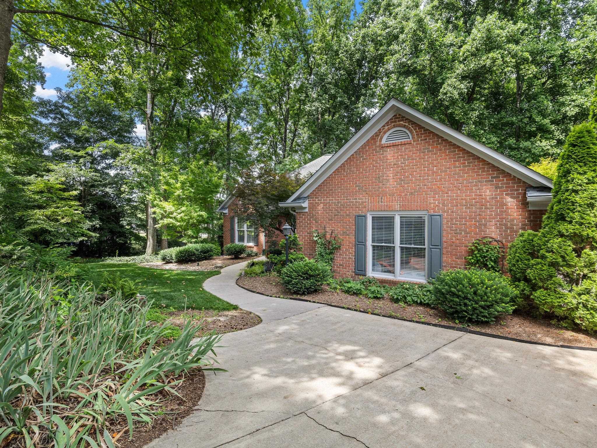 425 Summerton Place