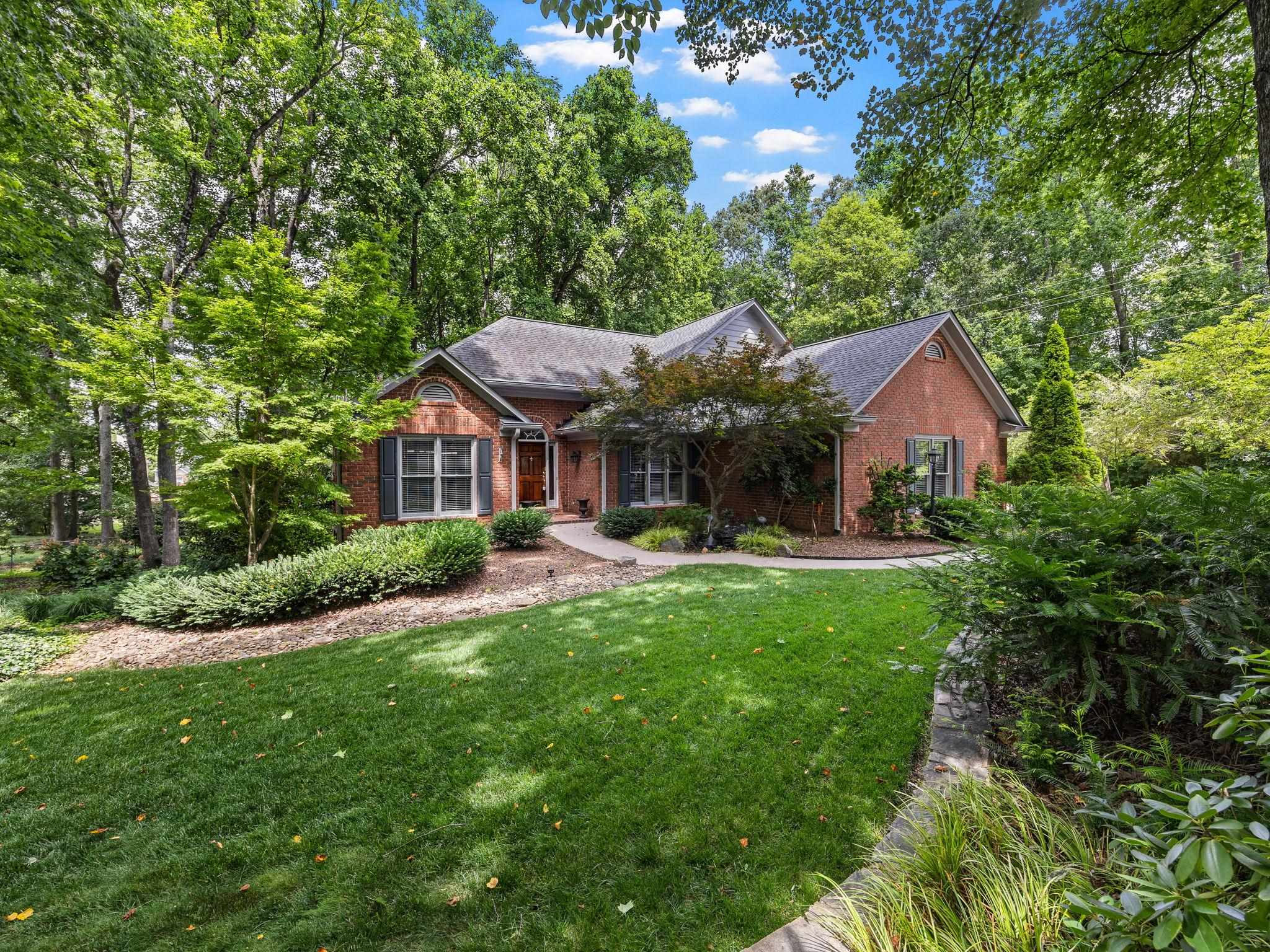 425 Summerton Place