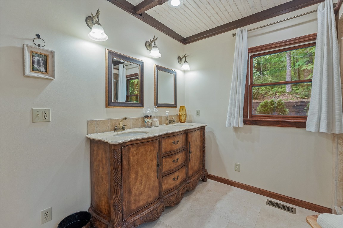 1100 Claire Lane Lane