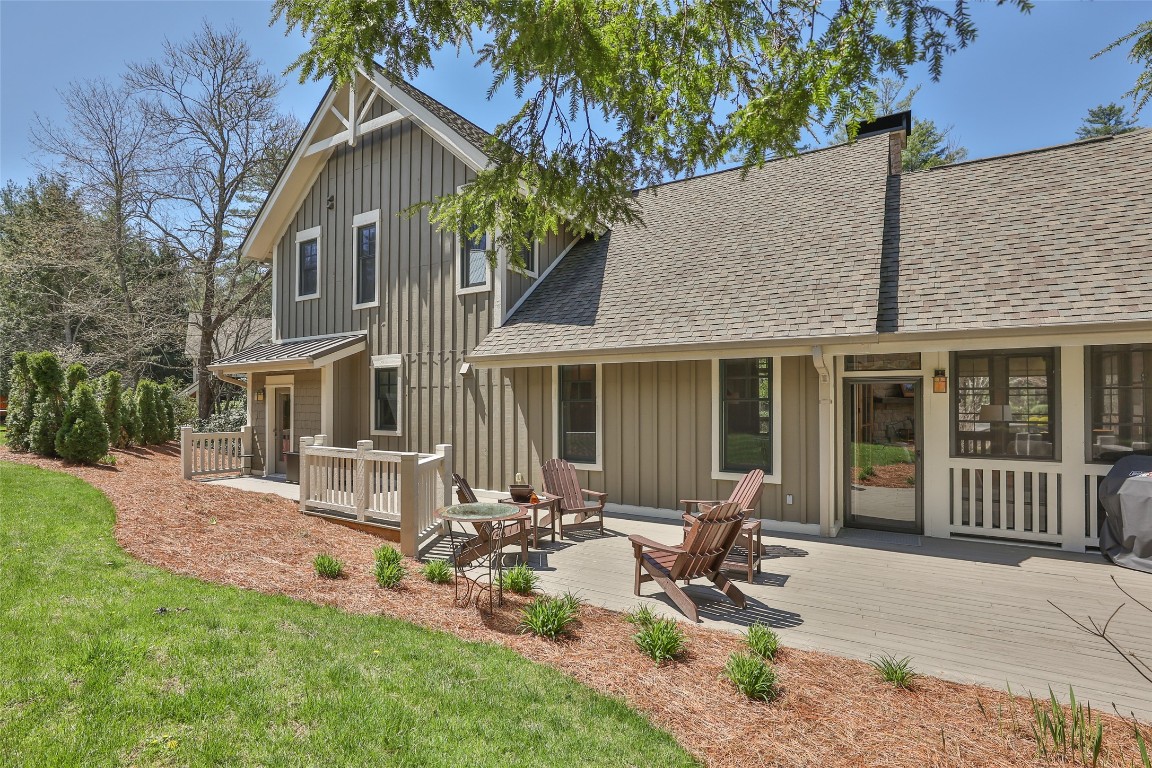 96 Village Walk 5