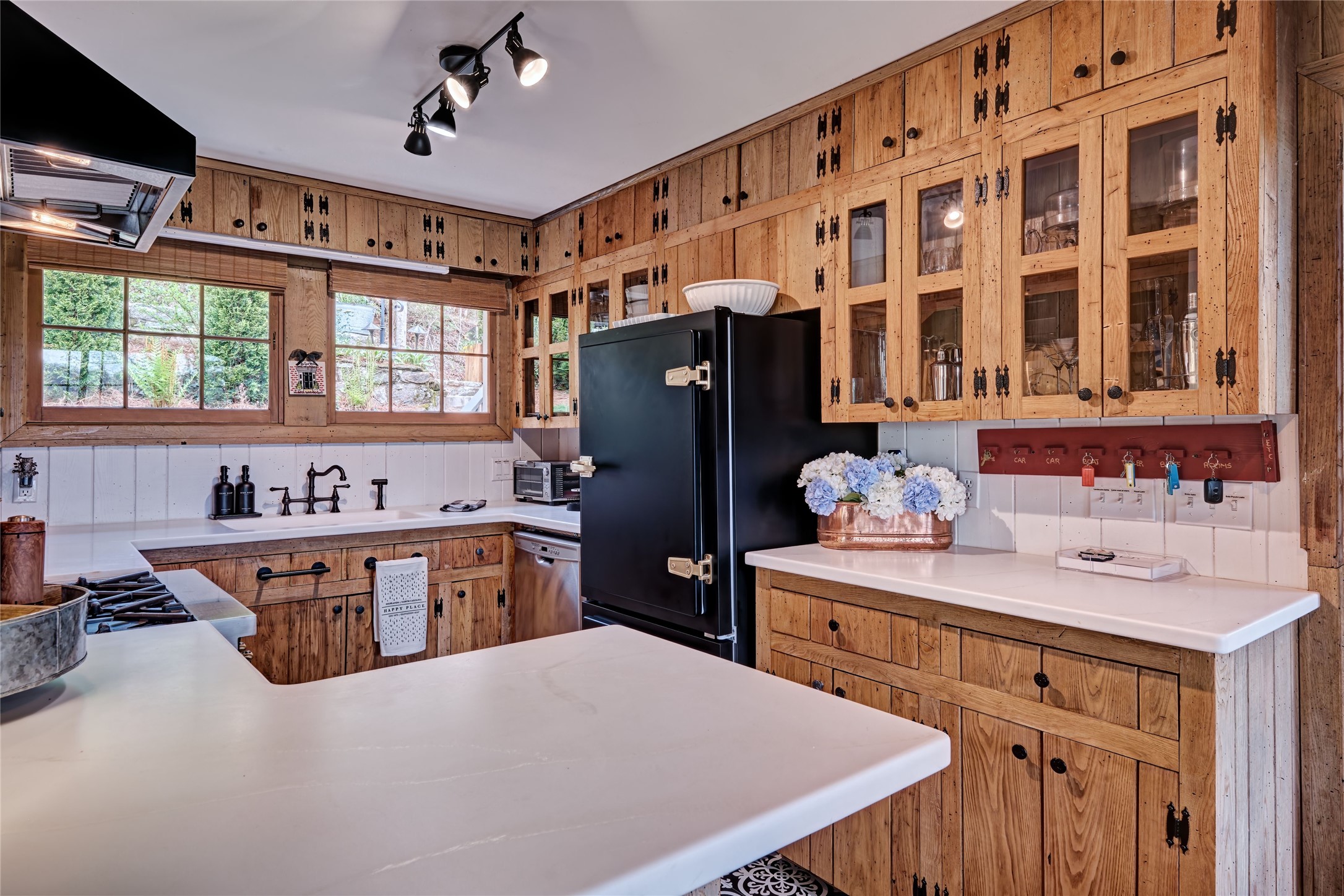 733 Wyanoak Road
