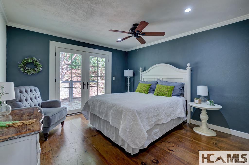 801 Split Rail Row