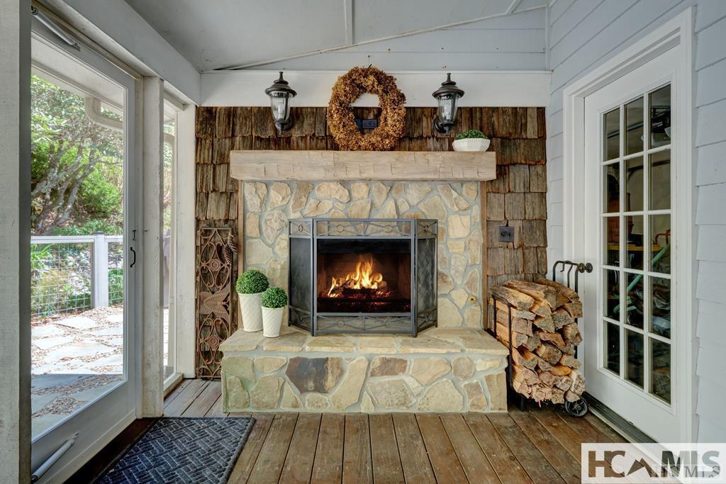 801 Split Rail Row